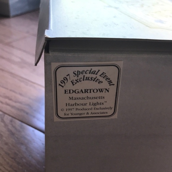 NIB Harbor Lights Edgartown signed w/ COA - Picture 8 of 11